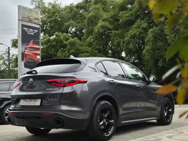 Alfa Romeo Stelvio 2017 - 20750 EUR, 183000 km - AUTO.MOTO.pt - 183000km - foto 19 de 23
