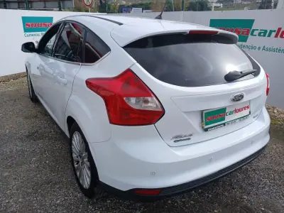 Ford Focus 2012 - 7950 EUR, 136113 km - AUTO.MOTO.pt - 136113km - foto 13 de 25