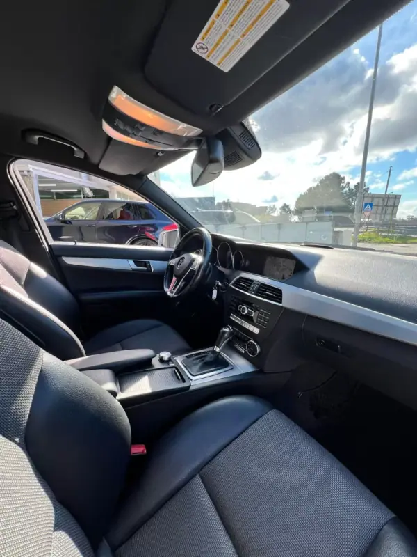 Mercedes-Benz C 220 2011 - 14000 EUR, 381206 km - AUTO.MOTO.pt - 381206km - foto 18 de 18
