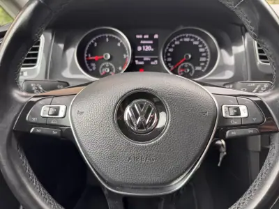 Volkswagen Golf Variant 2017 - 12900 EUR, 151000 km - AUTO.MOTO.pt - 151000km - foto 12 de 25