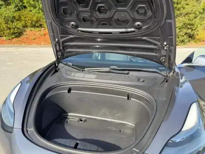 Tesla Model 3 2020 - 21500 EUR, 128300 km - AUTO.MOTO.pt - 128300km - foto 13 de 26