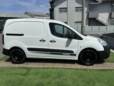 Peugeot PARTNER 1.6 HDI L2 2015 - 6500 EUR, 120000 km - AUTO.MOTO.pt - 120000km - foto 14 de 52