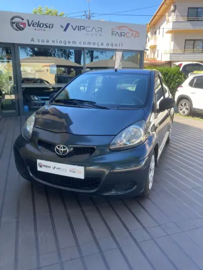Toyota Aygo 2010 - 6350 EUR, 112630 km - AUTO.MOTO.pt - 112630km - foto 2 de 18