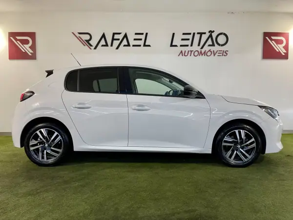 Peugeot 208 2021 - 13500 EUR, 146000 km - AUTO.MOTO.pt - 146000km - foto 5 de 33