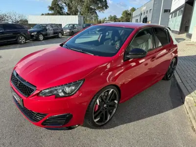 Peugeot 308 2015 - 19500 EUR, 120000 km - AUTO.MOTO.pt - 120000km - foto 4 de 36