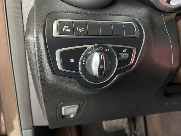 Mercedes-Benz GLC 220 2017 - 34800 EUR, 155000 km - AUTO.MOTO.pt - 155000km - foto 21 de 25