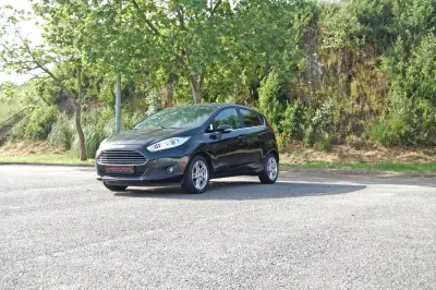 Ford Fiesta 2015 - 7490 EUR, 204000 km - AUTO.MOTO.pt - 204000km - foto 5 de 10