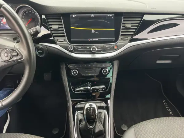 Opel Astra Sports Tourer 2018 - 12990 EUR, 162850 km - AUTO.MOTO.pt - 162850km - foto 14 de 23