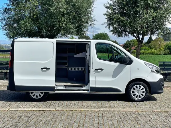 Renault Trafic 2020 - 17450 EUR, 131000 km - AUTO.MOTO.pt - 131000km - foto 6 de 35