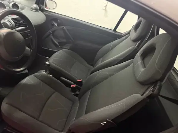 Smart Fortwo Cabrio 2004 - 4250 EUR, 122000 km - AUTO.MOTO.pt - 122000km - foto 24 de 29