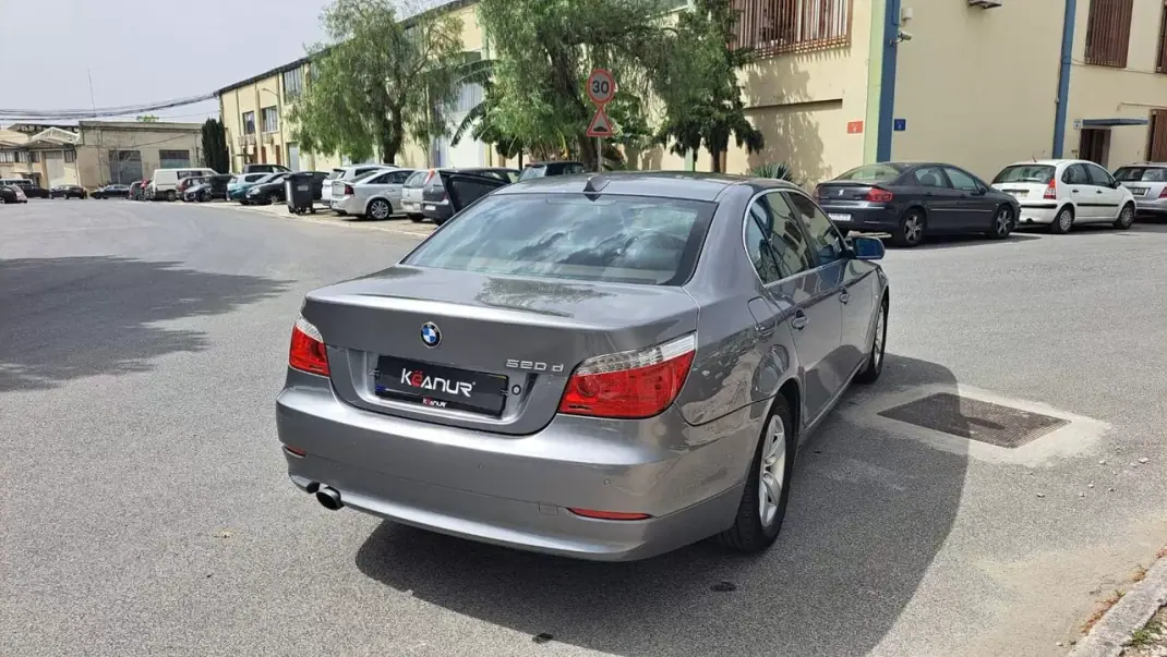 BMW 520 2008 - 8890 EUR, 322077 km - AUTO.MOTO.pt - 322077km - foto 19 de 41