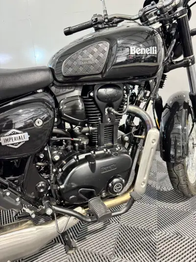 Benelli Imperiale 400 2023 - 3750 EUR, 6290 km - 6290km - foto 13 de 21