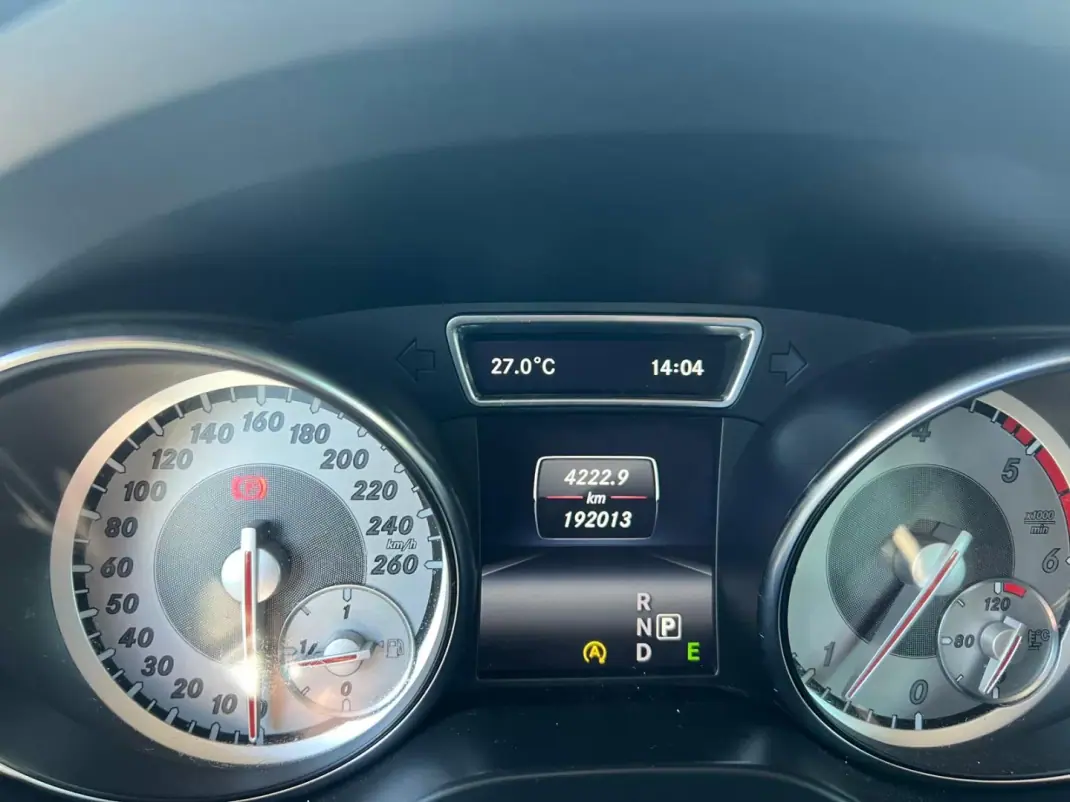 Mercedes-Benz GLA 200 2015 - 21750 EUR, 192000 km - AUTO.MOTO.pt - 192000km - foto 12 de 14
