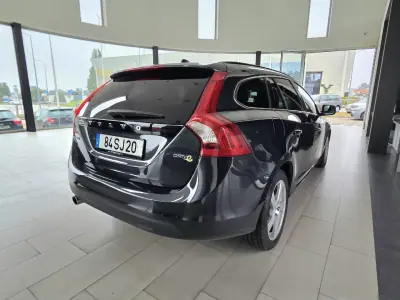 Volvo V60 2012 - 7990 EUR, 222113 km - AUTO.MOTO.pt - 222113km - foto 6 de 11