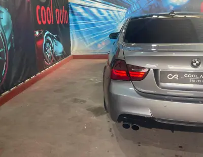 BMW 318 2010 - 10999 EUR, 181000 km - AUTO.MOTO.pt - 181000km - foto 15 de 46