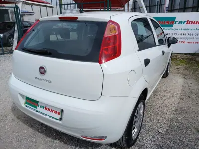 Fiat Punto 2016 - 7150 EUR, 156334 km - AUTO.MOTO.pt - 156334km - foto 7 de 24