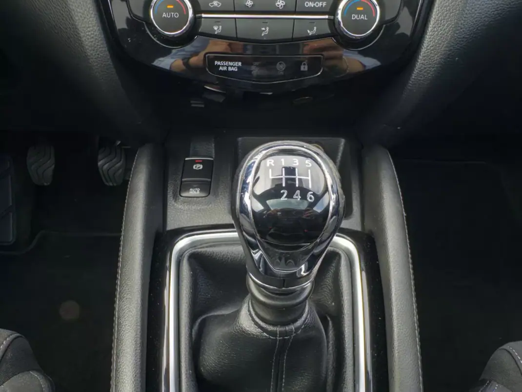 Nissan Qashqai 2018 - 18990 EUR, 123000 km - AUTO.MOTO.pt - 123000km - foto 33 de 40