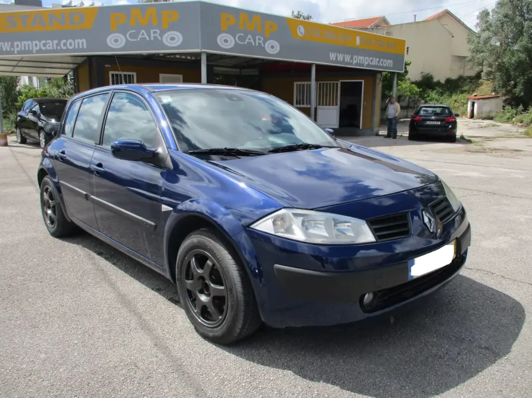 Renault Mégane 2003 - 3500 EUR, 209000 km - AUTO.MOTO.pt - 209000km - foto 1 de 8