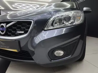 Volvo C30 2012 - 10950 EUR, 265888 km - AUTO.MOTO.pt - 265888km - foto 10 de 35