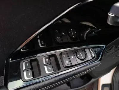 Kia Niro 2022 - 19250 EUR, 130477 km - 130477km - foto 4 de 23
