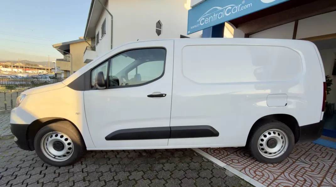 Toyota Proace 2024 - 18950 EUR, 28000 km - 28000km - foto 6 de 19