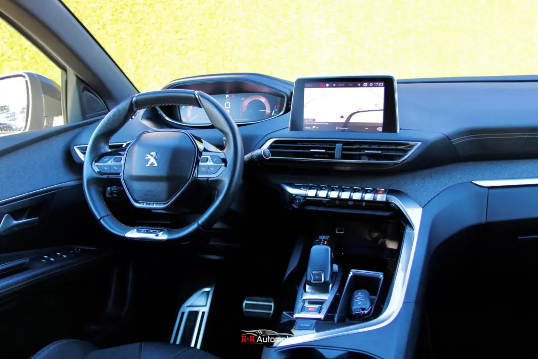 Peugeot 3008 2017 - 21500 EUR, 110000 km - AUTO.MOTO.pt - 110000km - foto 25 de 34