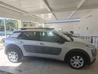 Citroën C4 Cactus 2015 - 8870 EUR, 165856 km - foto 2 de 12