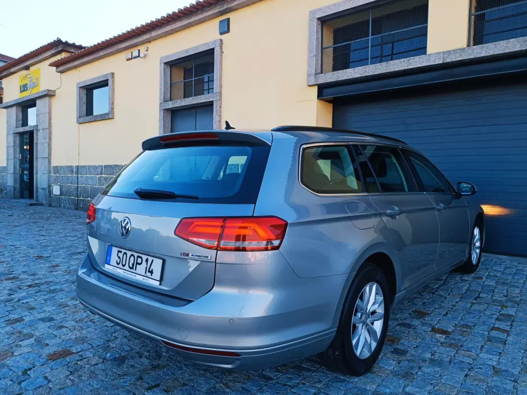 Volkswagen Passat Variant 2015 - 12490 EUR, 202331 km - 202331km - foto 6 de 21