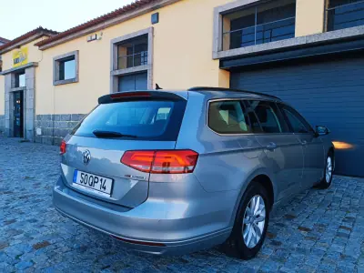 Volkswagen Passat Variant 2015 - 12490 EUR, 202331 km - 202331km - foto 6 de 21