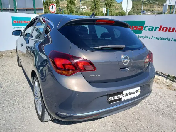 Opel Astra 2013 - 6250 EUR, 159389 km - AUTO.MOTO.pt - 159389km - foto 12 de 26