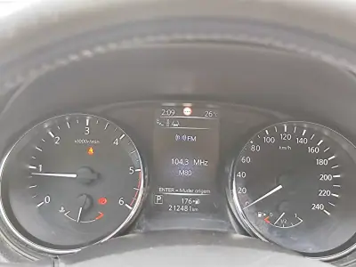Nissan Qashqai 2014 - 13980 EUR, 212500 km - AUTO.MOTO.pt - 212500km - foto 35 de 46