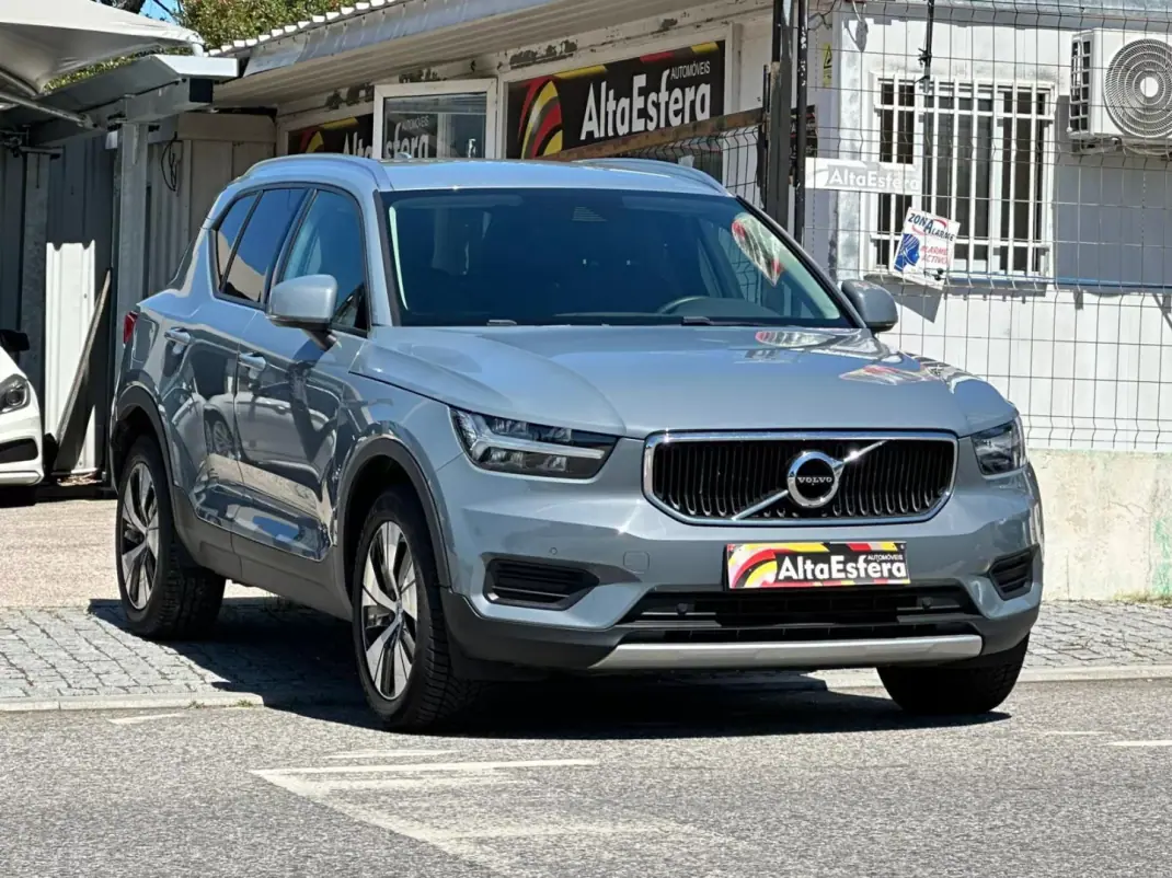 Volvo XC 40 2020 - 29900 EUR, 68976 km - AUTO.MOTO.pt - 68976km - foto 9 de 35