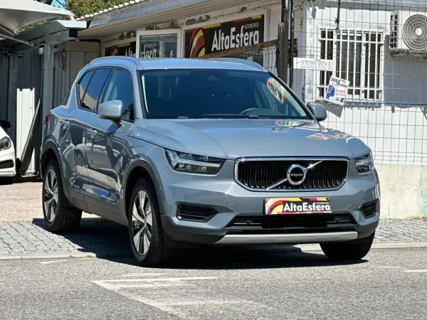 Volvo XC 40 2020 - 29900 EUR, 68976 km - AUTO.MOTO.pt - 68976km - foto 9 de 35