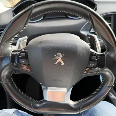 Peugeot 308 SW 2019 - 13990 EUR, 149000 km - AUTO.MOTO.pt - 149000km - foto 23 de 25
