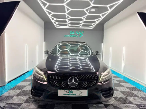 Mercedes-Benz C 300 2019 - 20999 EUR, 234000 km - AUTO.MOTO.pt - 234000km - foto 2 de 24