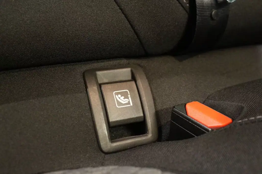 Renault Mégane Sport Tourer 2021 - 15290 EUR, 168000 km - AUTO.MOTO.pt - 168000km - foto 17 de 30