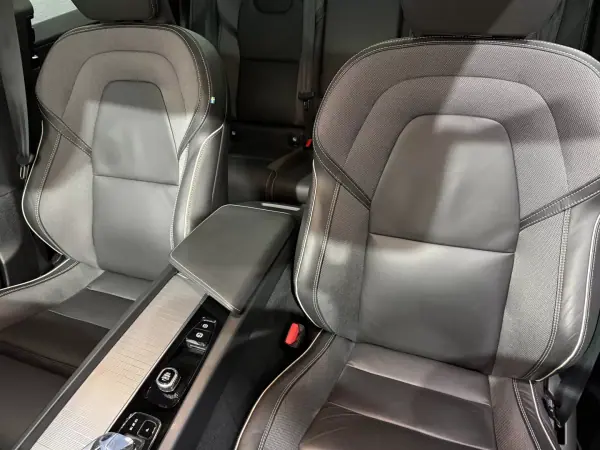 Volvo XC 60 2024 - 56900 EUR, 11000 km - AUTO.MOTO.pt - 11000km - foto 14 de 40
