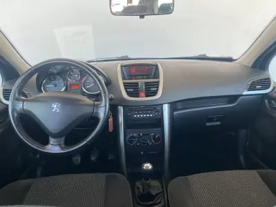 Peugeot 207 2007 - 4300 EUR, 220000 km - AUTO.MOTO.pt - 220000km - foto 6 de 7