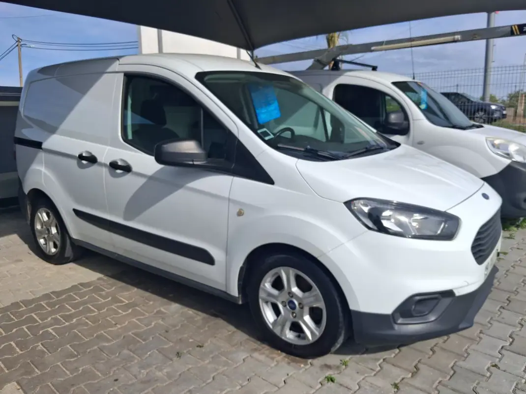 Ford Transit Courier 2019 - 9700 EUR, 214000 km - AUTO.MOTO.pt - 214000km - foto 2 de 15