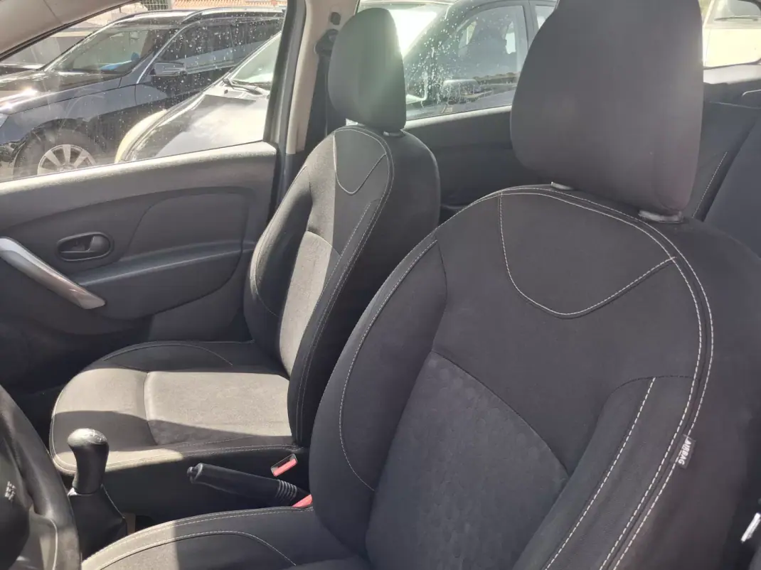 Dacia Logan MCV 2014 - 6900 EUR, 137000 km - 137000km - foto 8 de 13