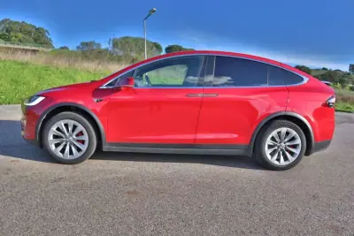 Tesla Model X 2020 — foto 2 de 24
