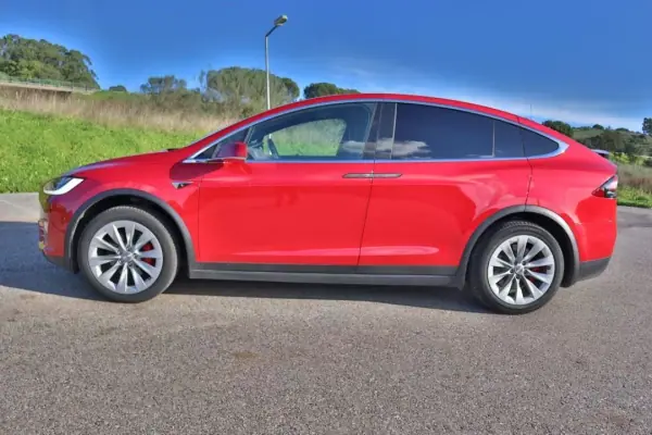 Tesla Model X 2020 — foto 2 de 24