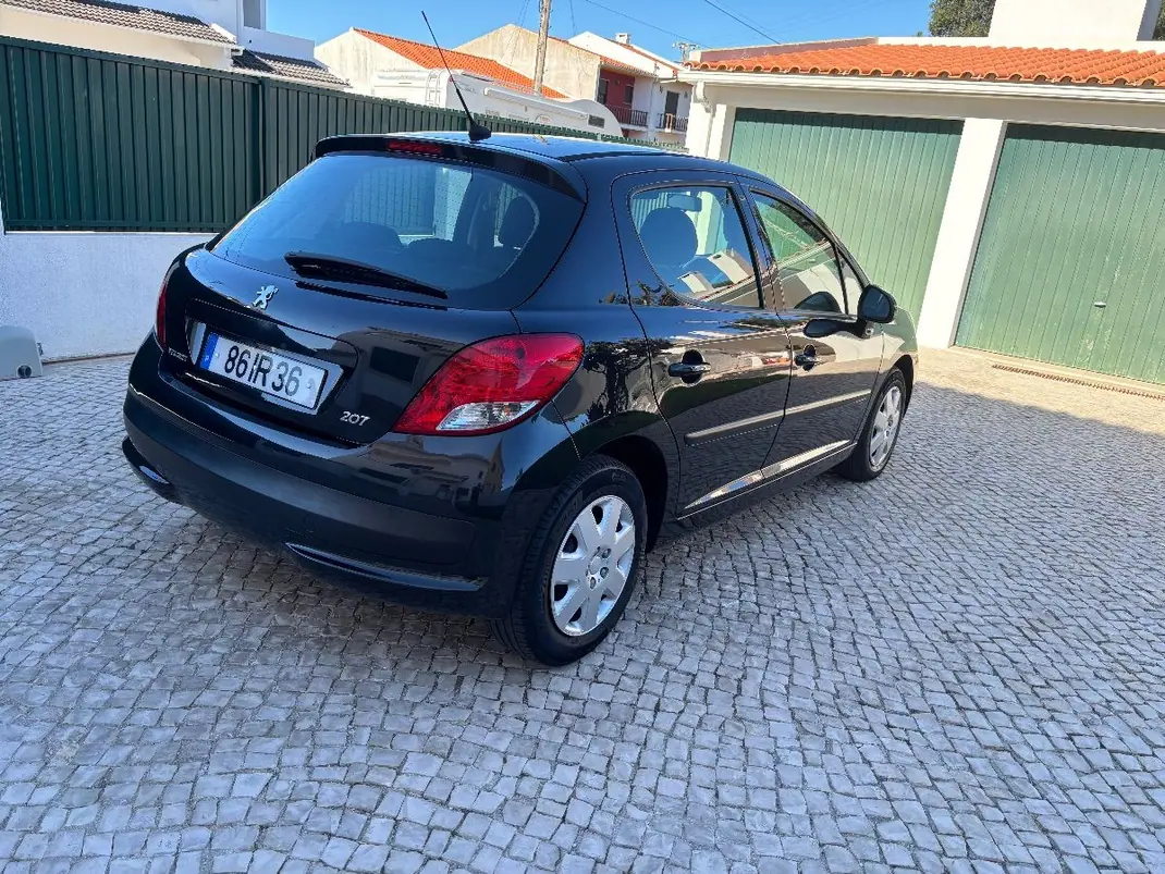 Peugeot 207 2010 - 5450 EUR, 162760 km - 162760km - foto 4 de 13
