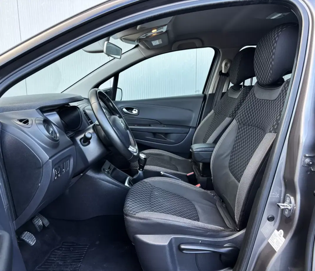 Renault Captur 2018 - 13950 EUR, 119000 km - AUTO.MOTO.pt - 119000km - foto 9 de 42