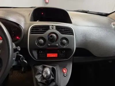 Renault Kangoo 2018 - 12250 EUR, 184400 km - AUTO.MOTO.pt - 184400km - foto 14 de 15