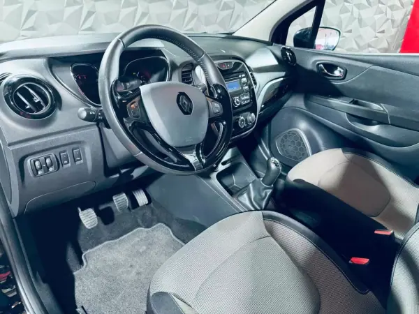 Renault Captur 2016 - 11990 EUR, 114588 km - AUTO.MOTO.pt - 114588km - foto 35 de 38