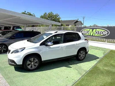 Peugeot 2008 2018 - 10500 EUR, 102262 km - AUTO.MOTO.pt - 102262km - foto 3 de 15