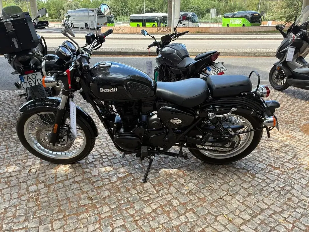 Benelli 302S 2022 - 3650 EUR, 1922 km - AUTO.MOTO.pt - 1922km - foto 1 de 12