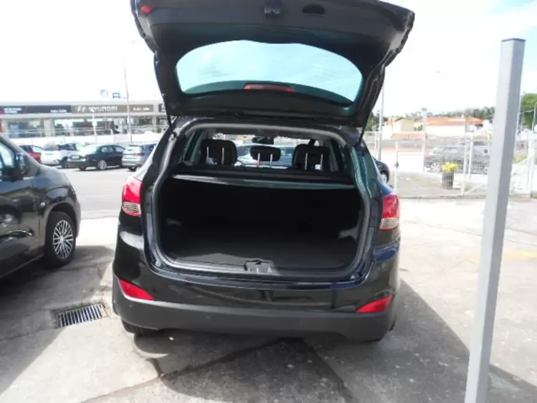 Hyundai ix35 2013 - 12750 EUR, 94101 km - AUTO.MOTO.pt - 94101km - foto 7 de 12