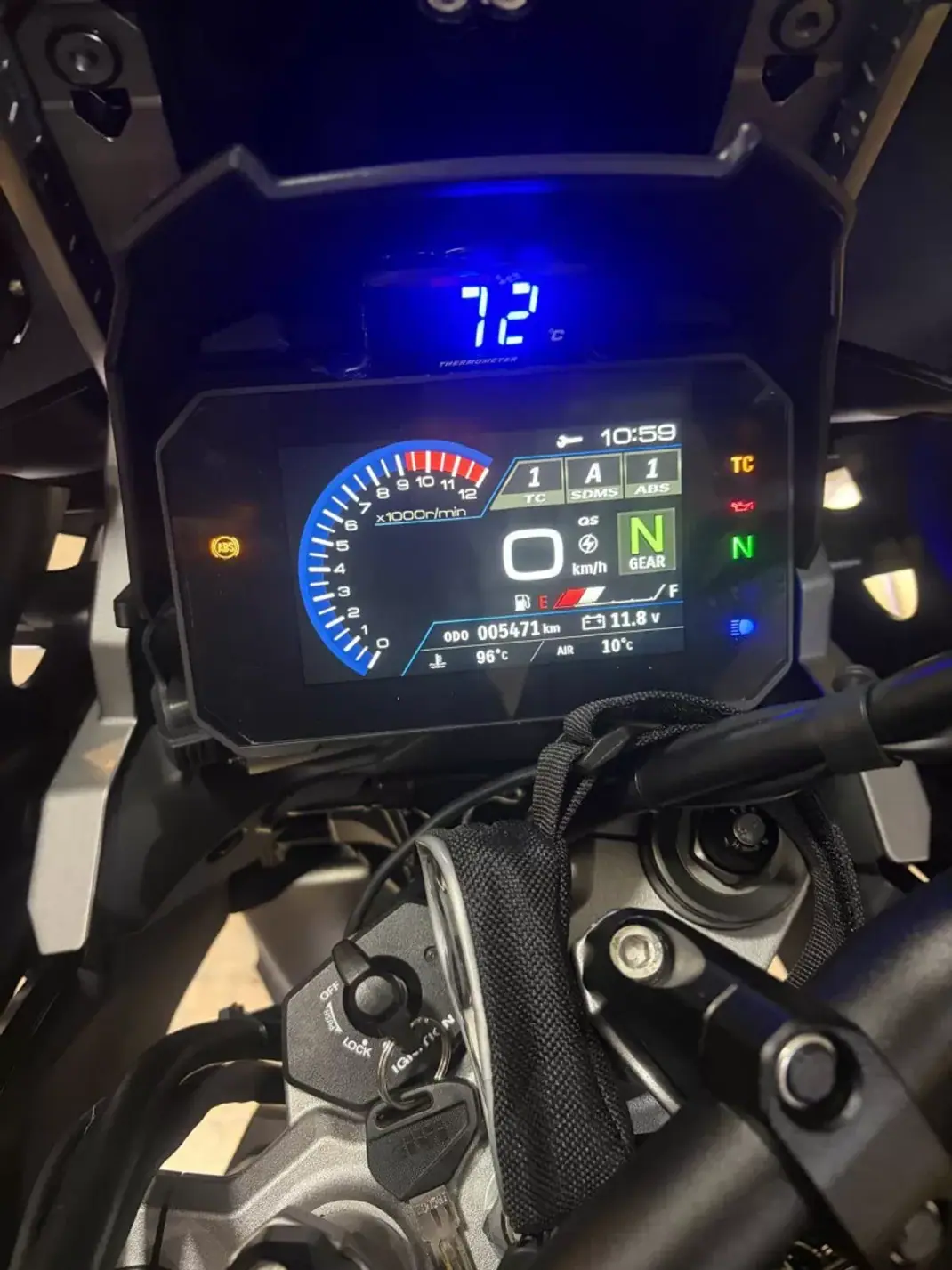 Suzuki V-Strom 1000 2024 - 14350 EUR, 5000 km - AUTO.MOTO.pt - 5000km - foto 6 de 6